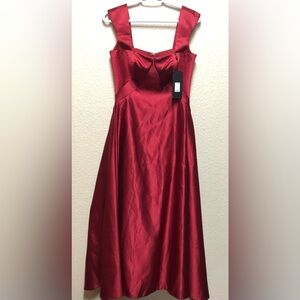 NOVA LUXE N.W.T.Fashion Nova Elegant Red Satin Elegant Midi Dress.Size XS